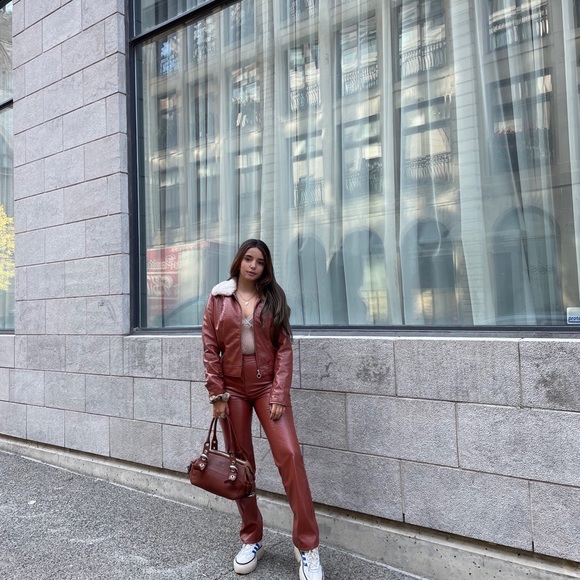 ARITIZIA MATCHING SET - Picture 4 of 4